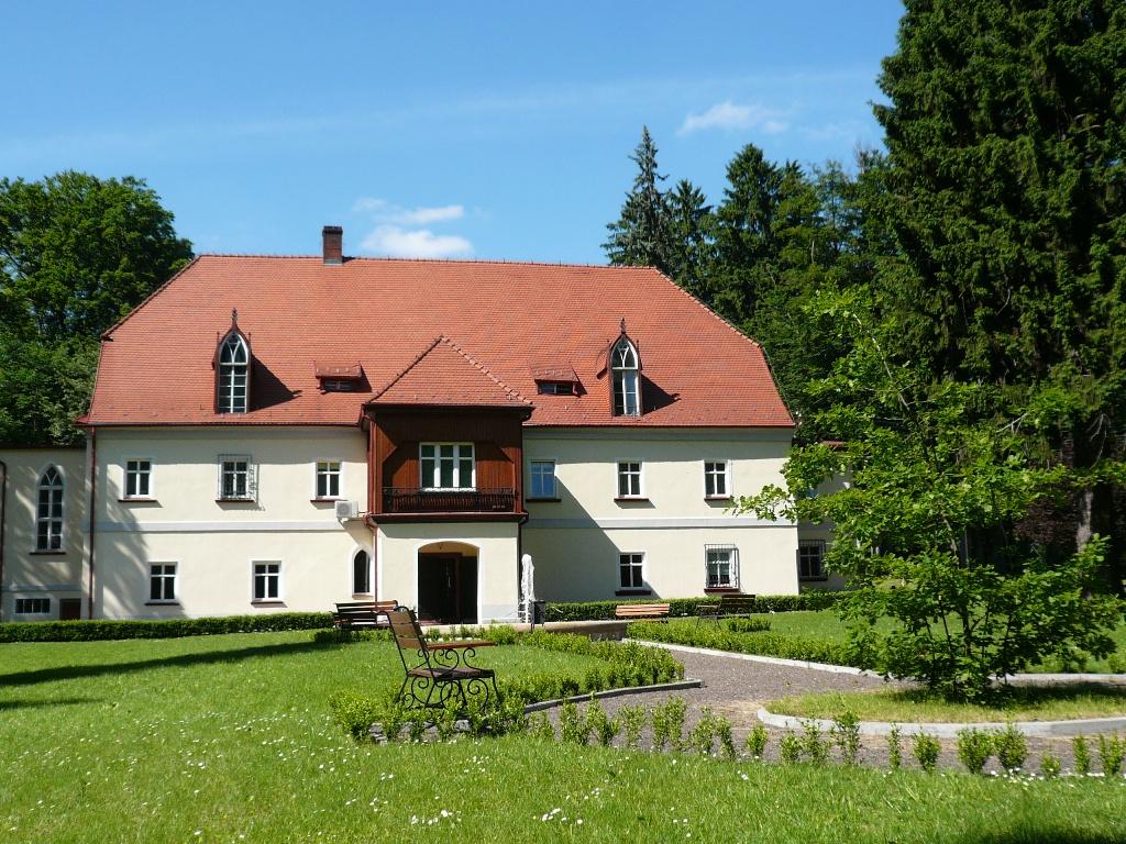 headquarters Nadleśnictwo Jugów w Jugowie